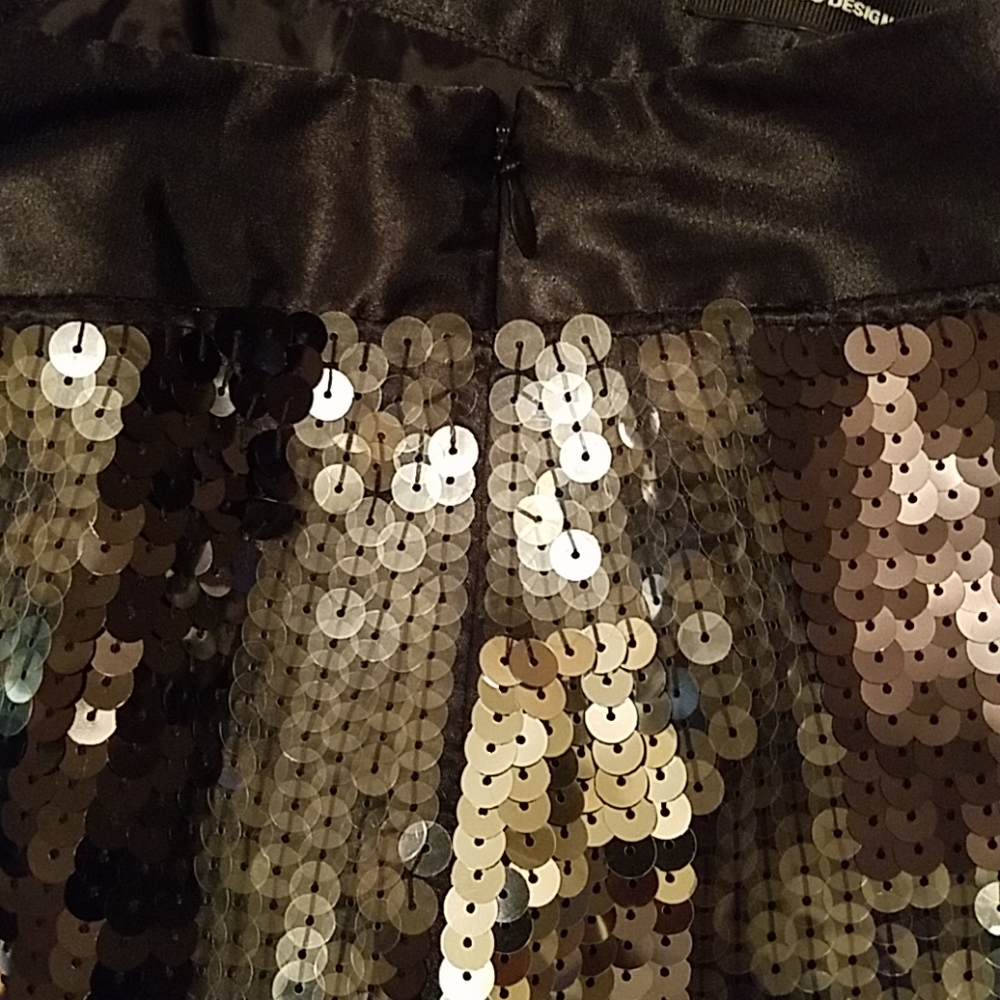 Skirt - Picture 3 of 5